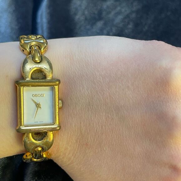 GUCCI 1800L Quartz White Dial Ladies Wristwatch Stainless Steel Dead Battery - Picture 1 of 8